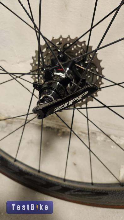 Foglalás Zipp 404 Firecrest karbon kerékszett eladó 