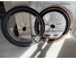Zipp303S karbon kerékszett,XDR freehub,centerlock,felgumizva