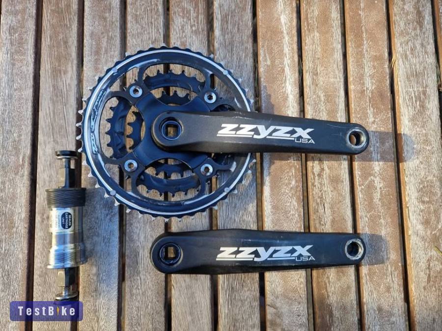 ZZYZX négyszögtengelyes hajtómű és középcsapágy