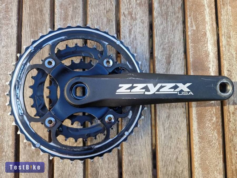 ZZYZX négyszögtengelyes hajtómű és középcsapágy